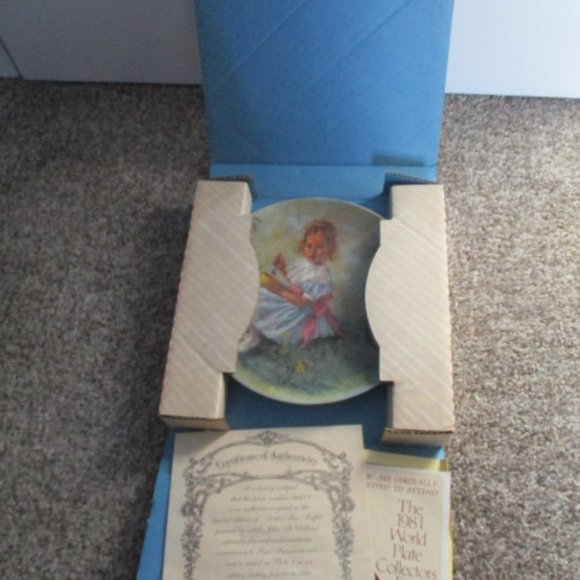 Little Miss Muffet Mother Goose 1981 Reco Collectible Plate J. McClelland w/Box - Picture 2 of 5